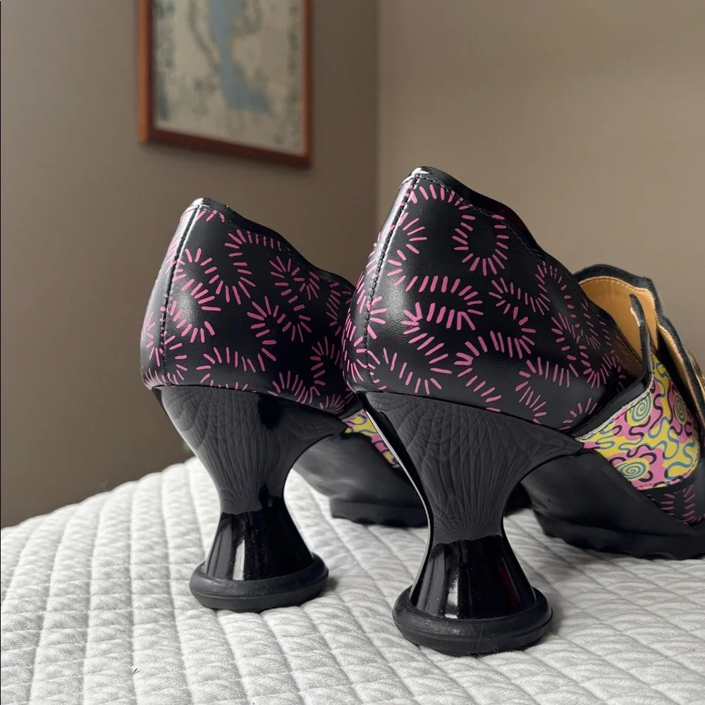 John Fluevog x Zandra Rhodes collab 2022 size 9 “Wiggle” mary janes like new - Picture 4 of 10